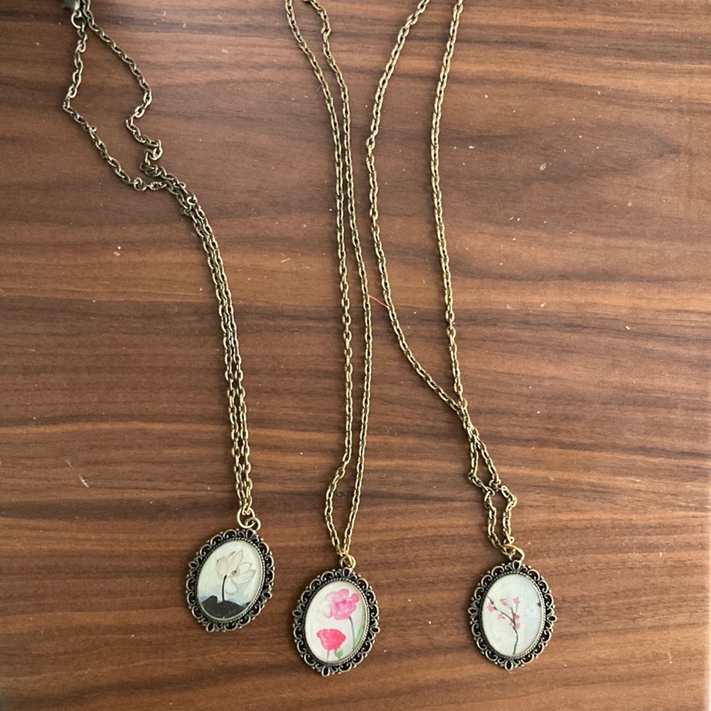Flower necklace